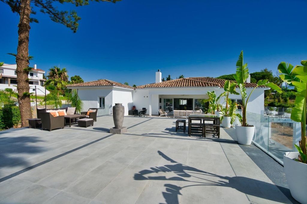 Property photo 2 of 20