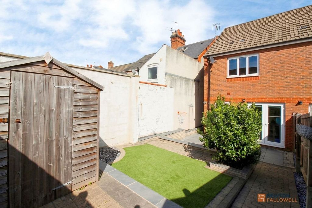 Property photo 2 of 18