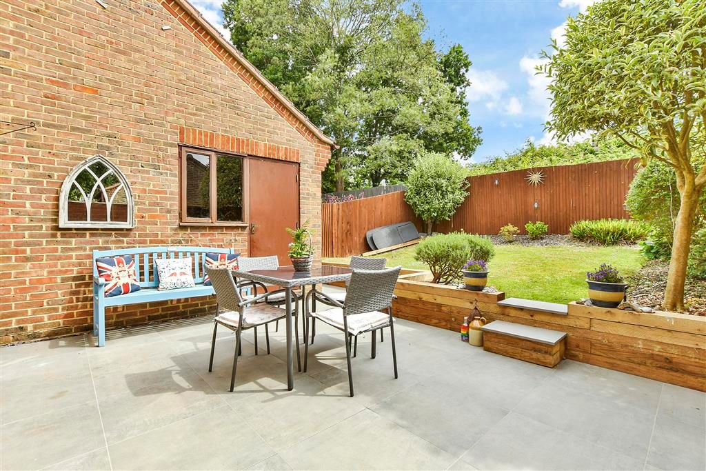 Property photo 1 of 16 Patio / Decking