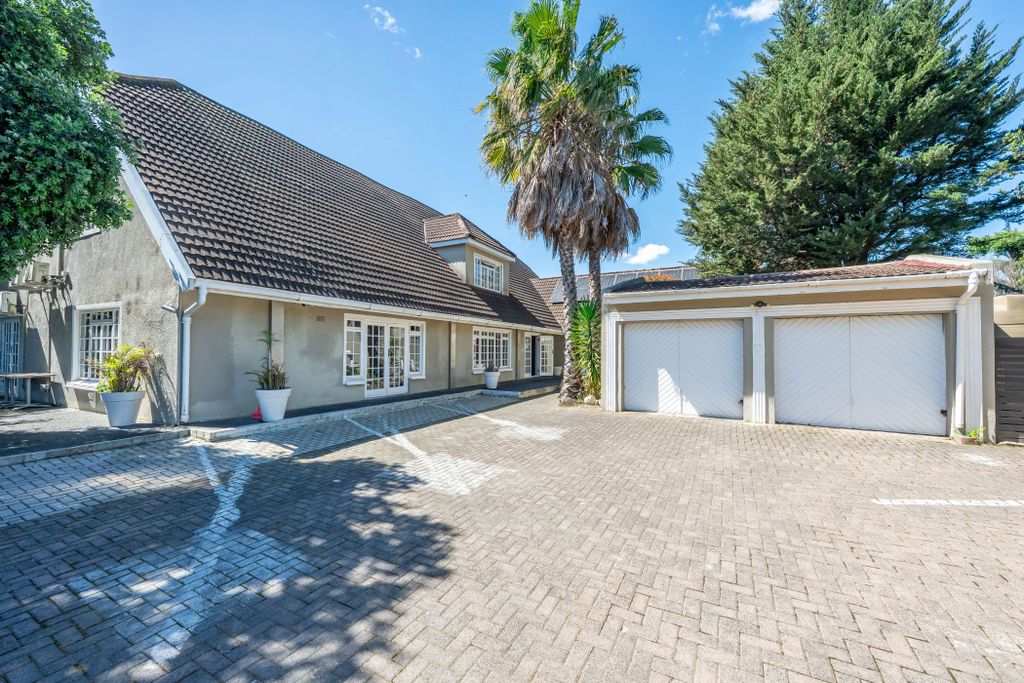 Property photo 2 of 68