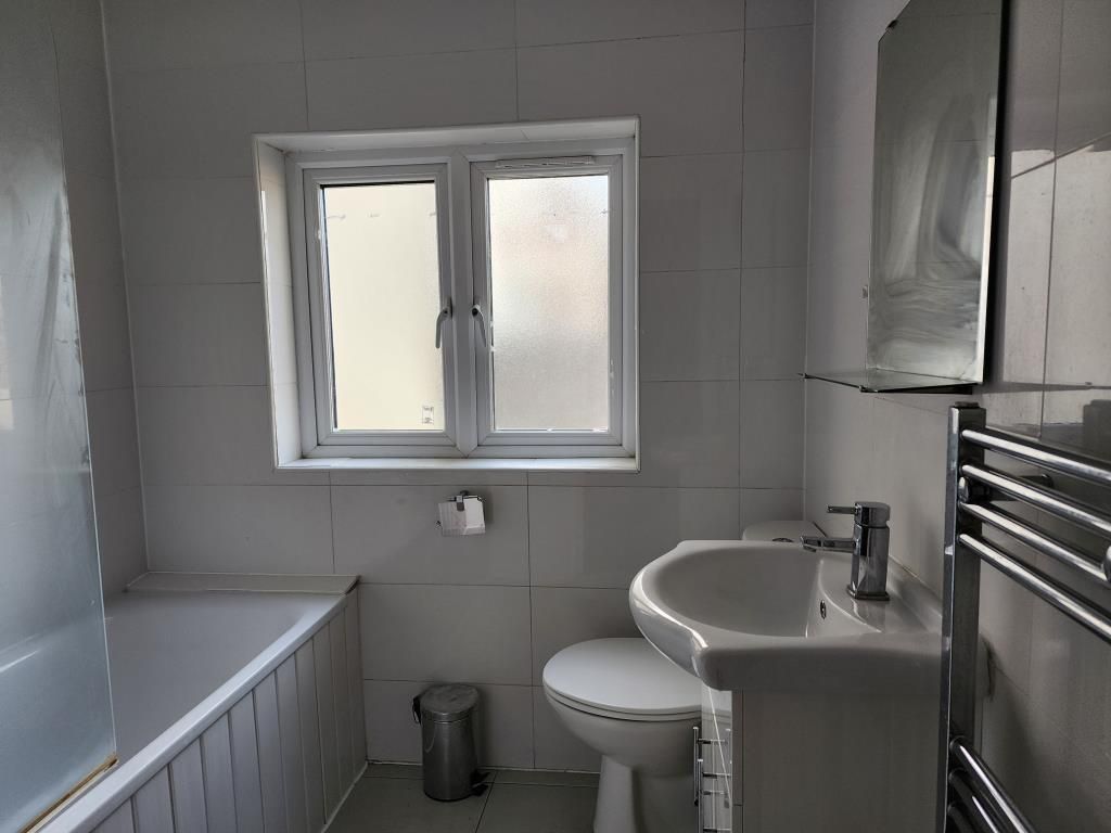 Property photo 2 of 4 Bathroom