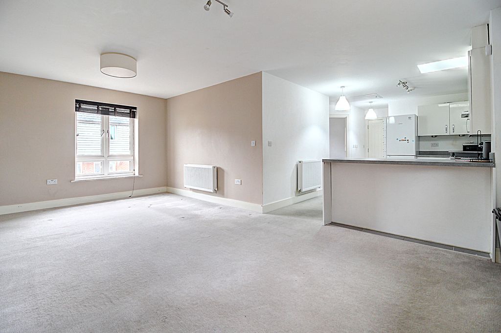 Property photo 3 of 11 Lounge