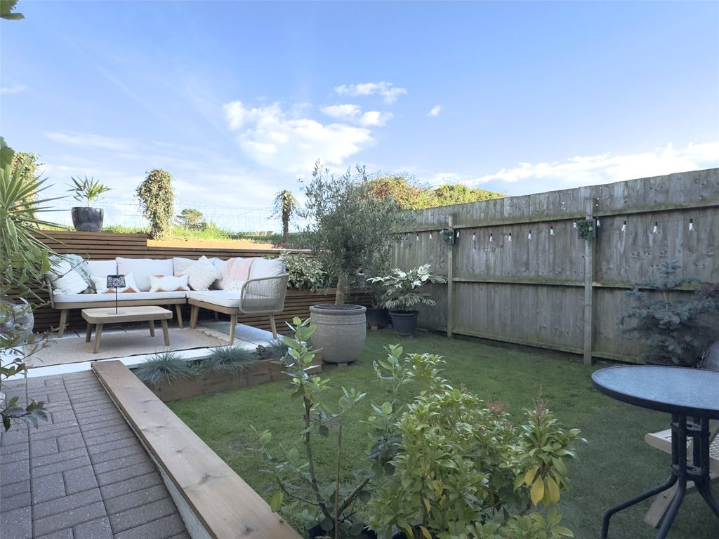 Property photo 2 of 18 2 - Picture No. 30
