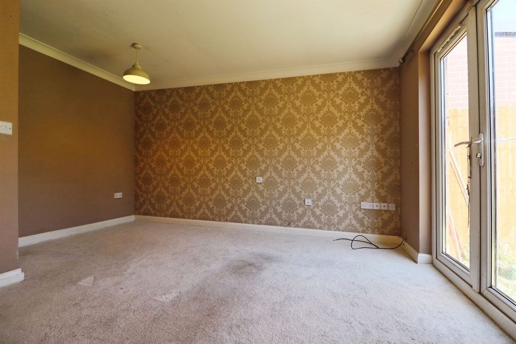 2 bed semi-detached house for saleThorne Way, Cardiff CF5 photo 5