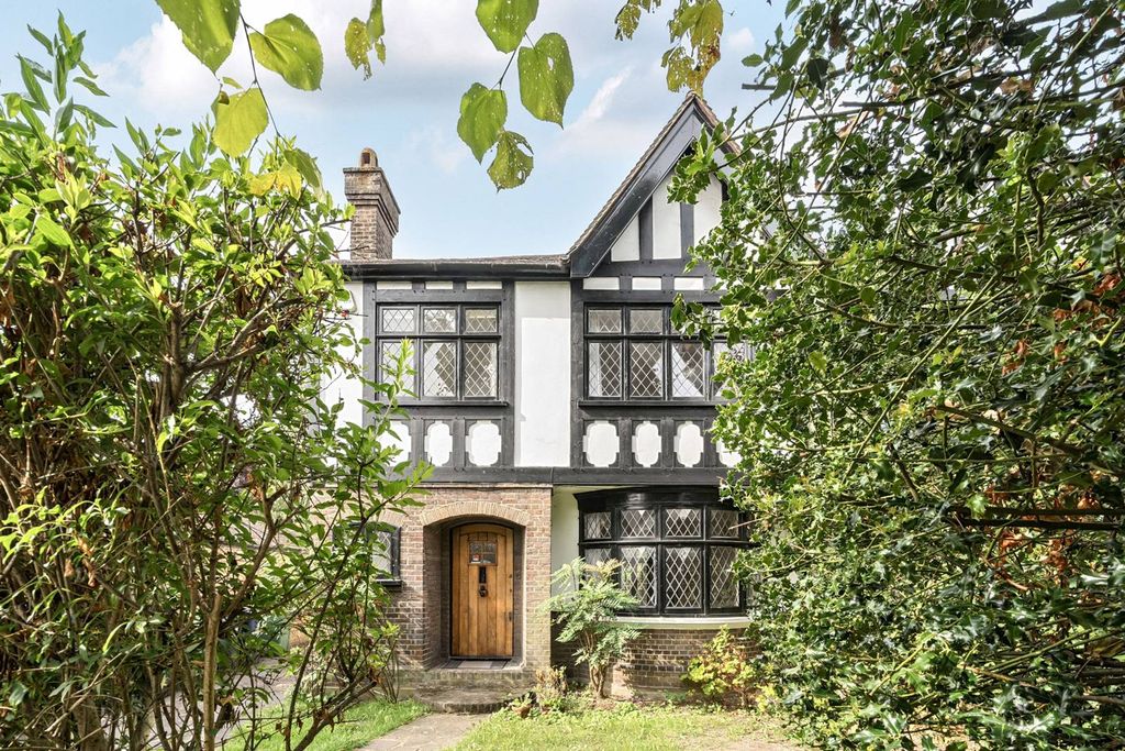 Property photo 2 of 38