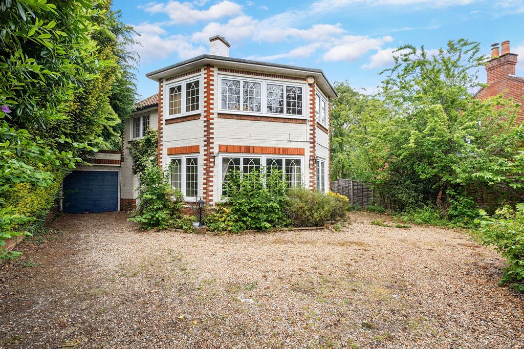 Property photo 1 of 17