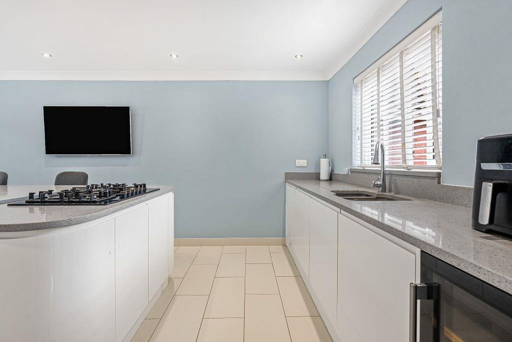 Property photo 3 of 31 3_84775.Jpg