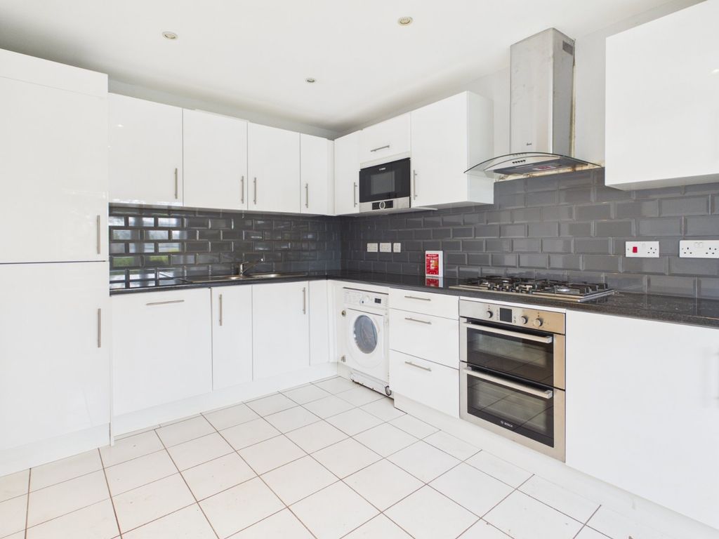 Property photo 3 of 19 Picture No. 28