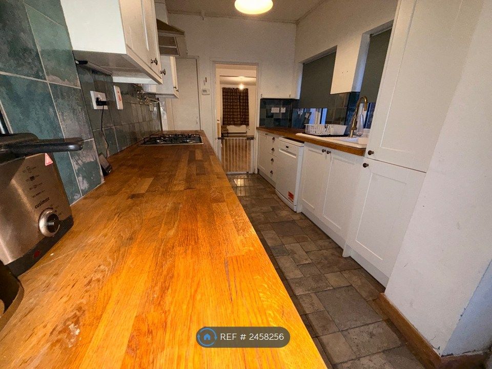 Property photo 2 of 25