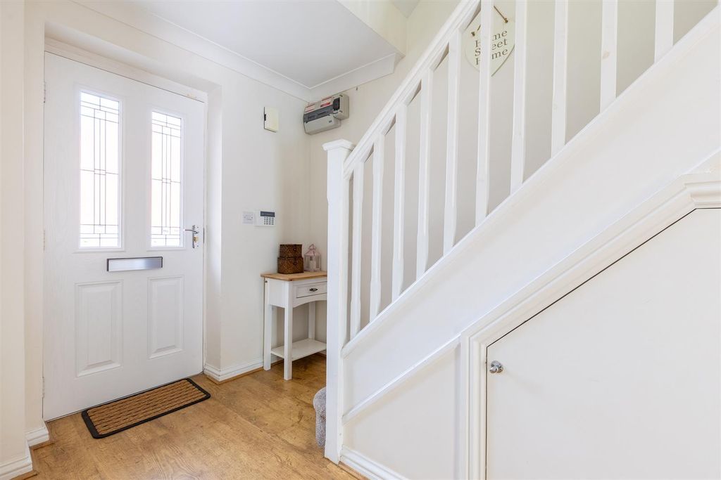 Property photo 3 of 27 6Stanyercourt-4.Jpg