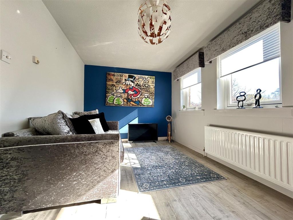 Property photo 2 of 7 Lounge 1.Jpeg