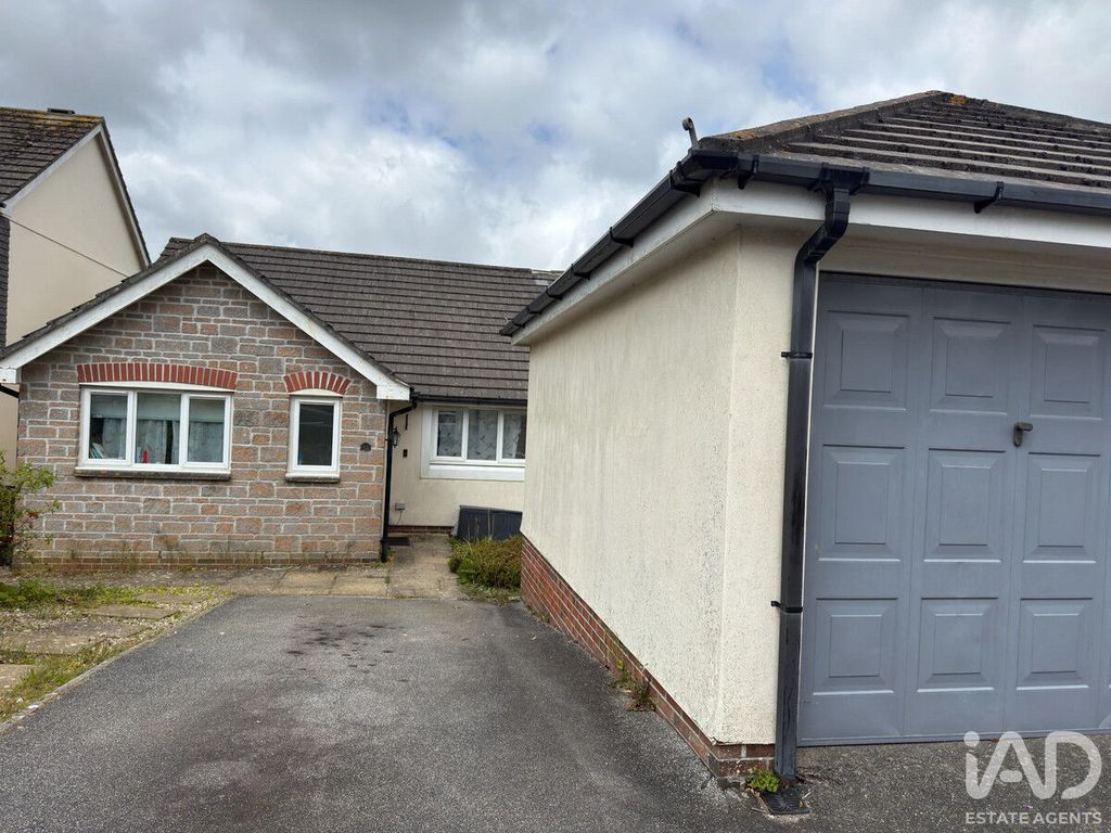 Property photo 2 of 38