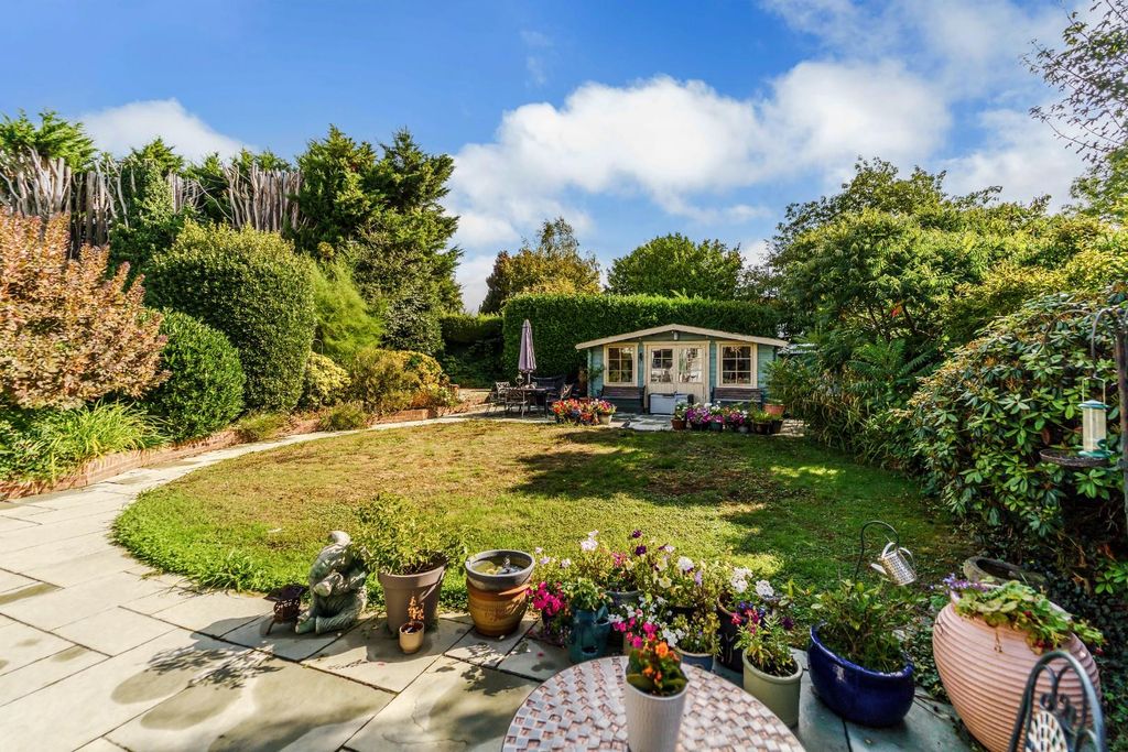 Property photo 2 of 14 Firswood Avenue