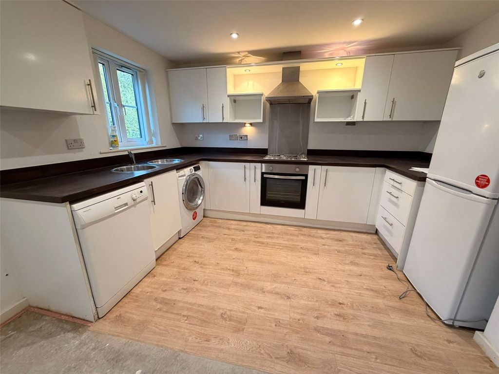 Property photo 2 of 11 Picture No. 18