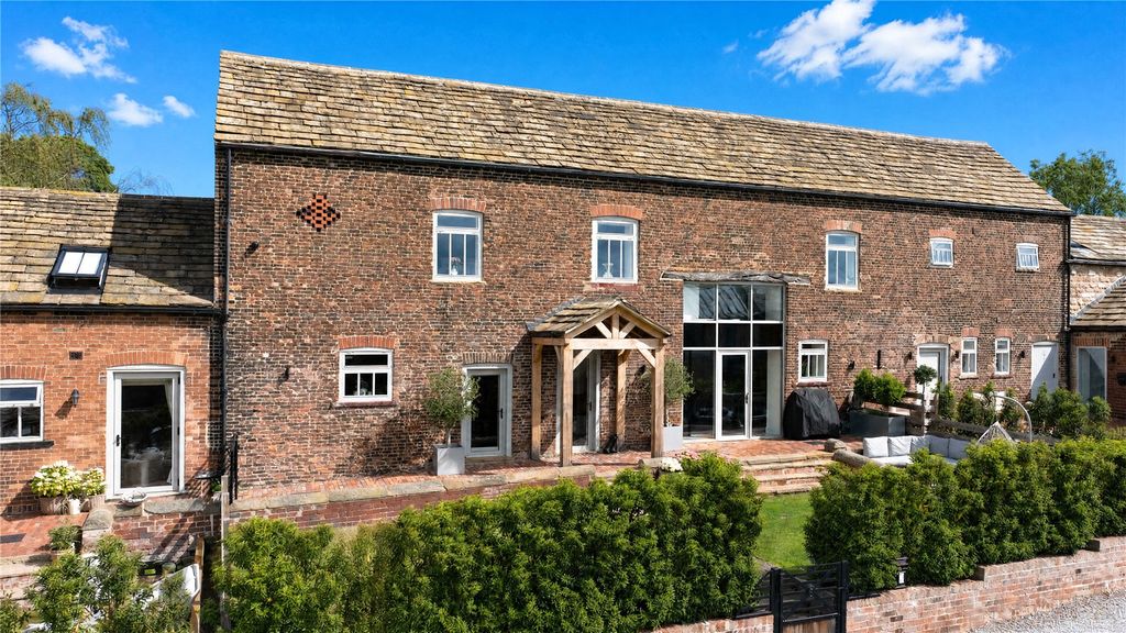 Property photo 1 of 13 External