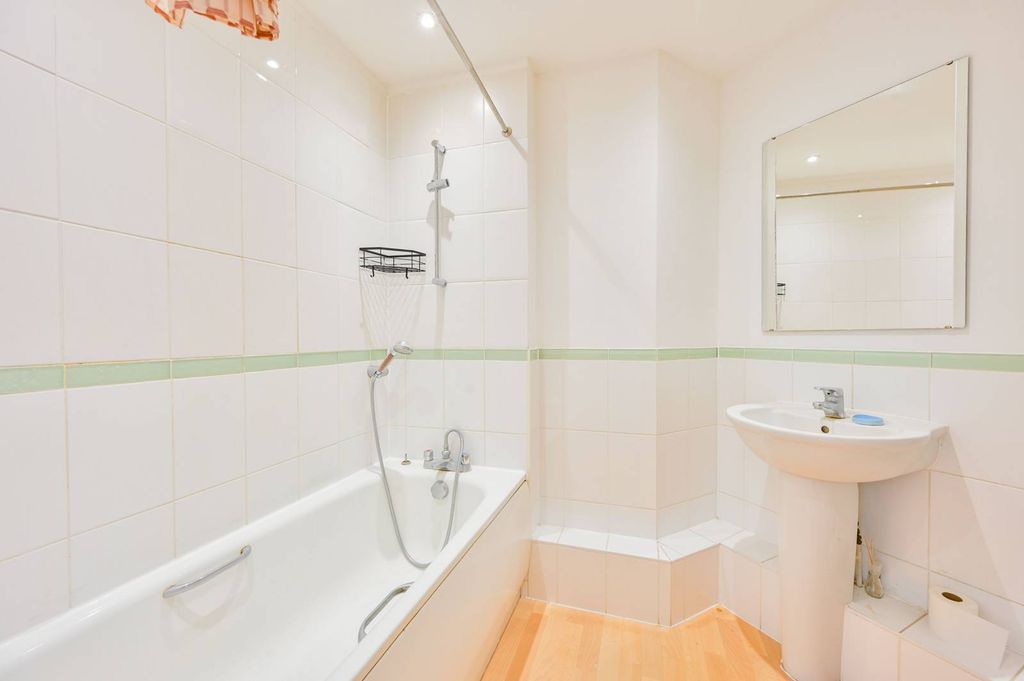 Property photo 2 of 3