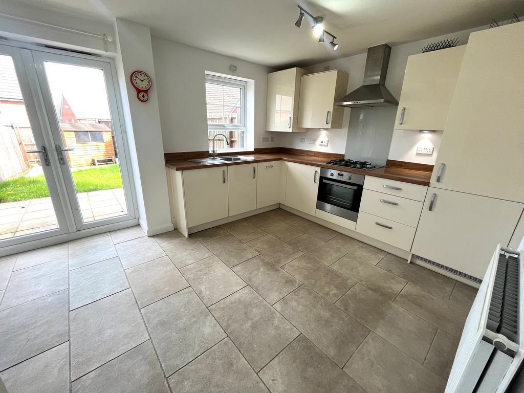 Property photo 2 of 14 Image