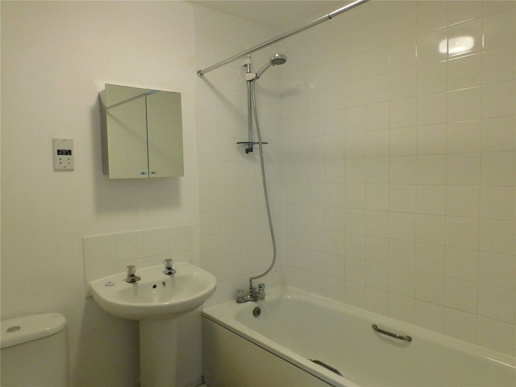 Property photo 3 of 4 Picture No. 17