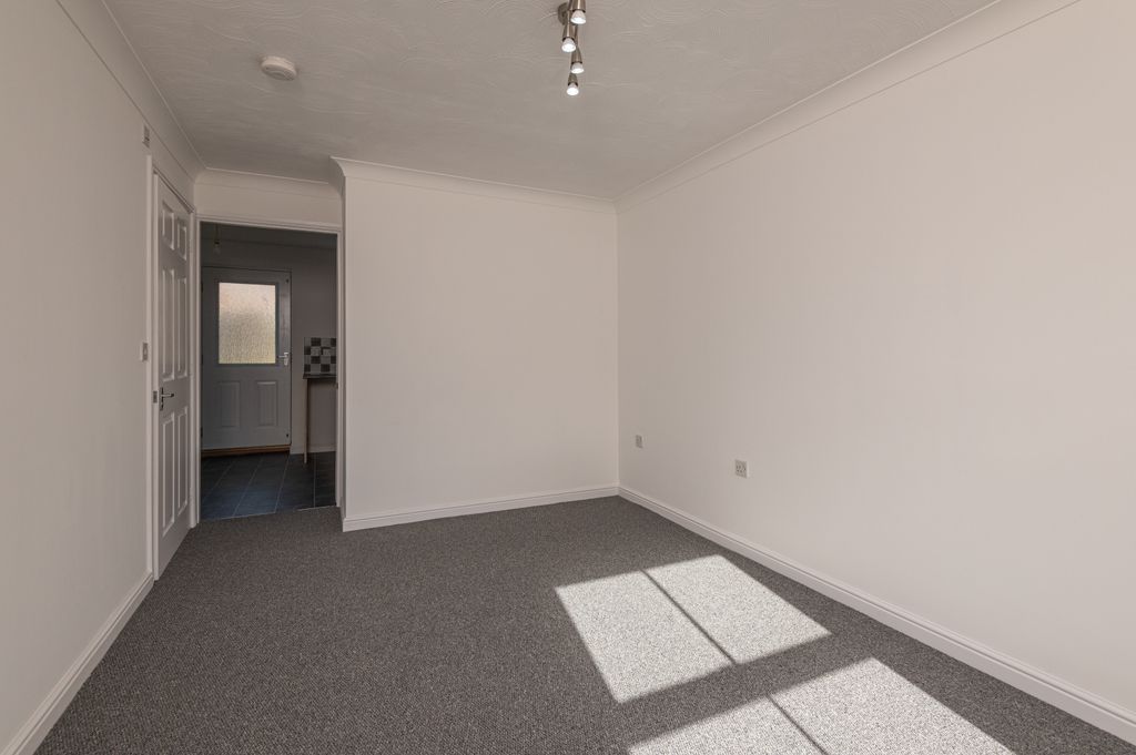 Property photo 3 of 23