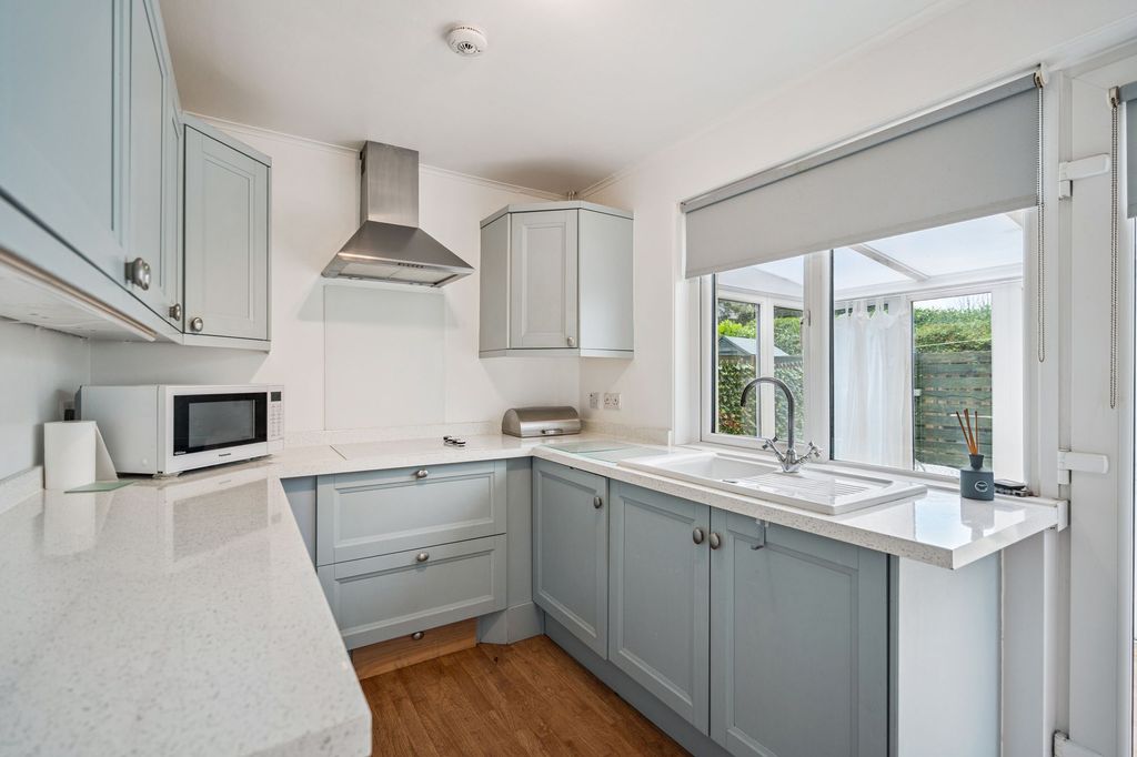 Property photo 2 of 19 Kitchen