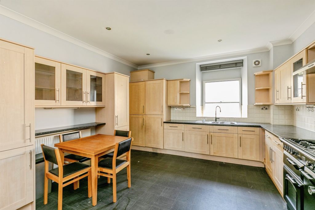 Additional image 6 of 3 bed flat for saleBeckspool Road, Frenchay, Bristol BS16