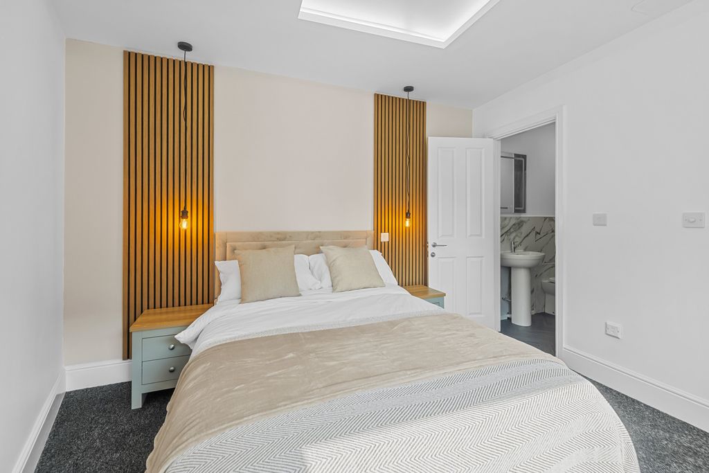 Property photo 3 of 9 0066
