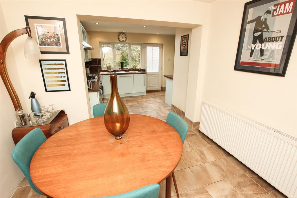 Property photo 3 of 4 Breakfast Kitchen