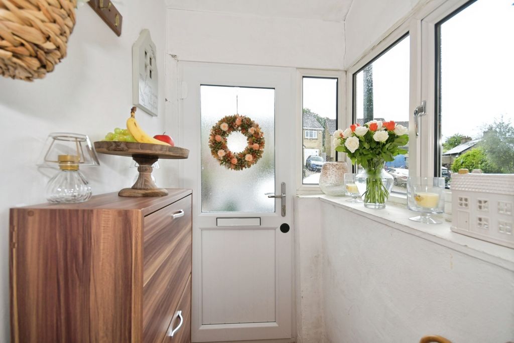 Property photo 2 of 30 Entrance Porch
