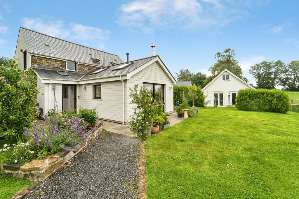 Property photo 1 of 22