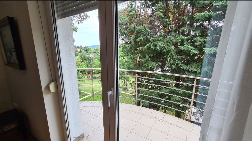 Property photo 3 of 45