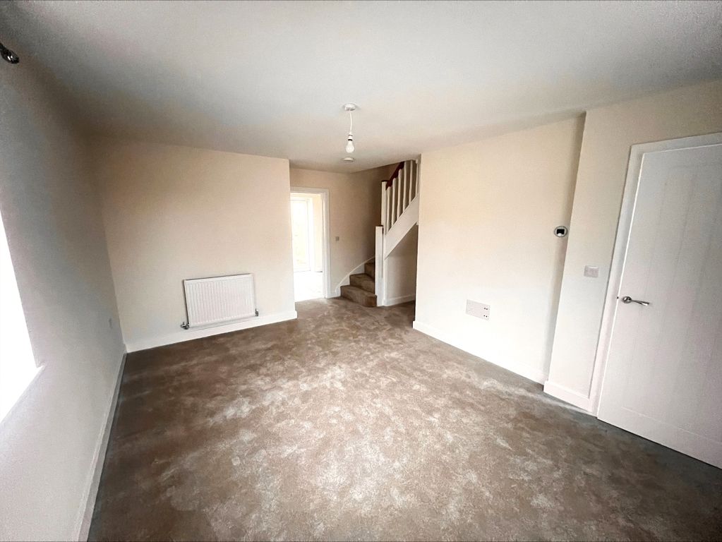 Property photo 3 of 4 Living Room