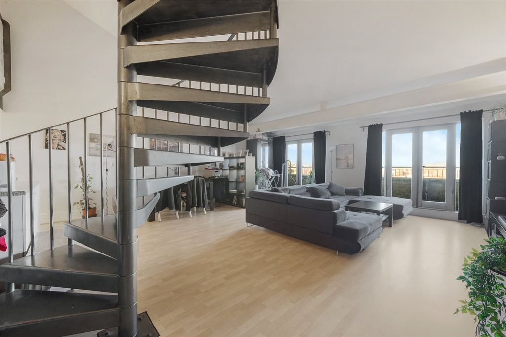 Property photo 2 of 14 Picture No. 04