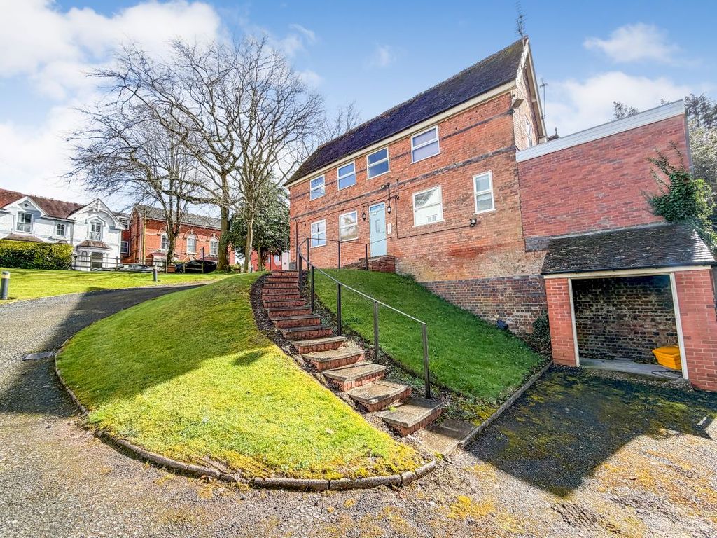 Property photo 3 of 3