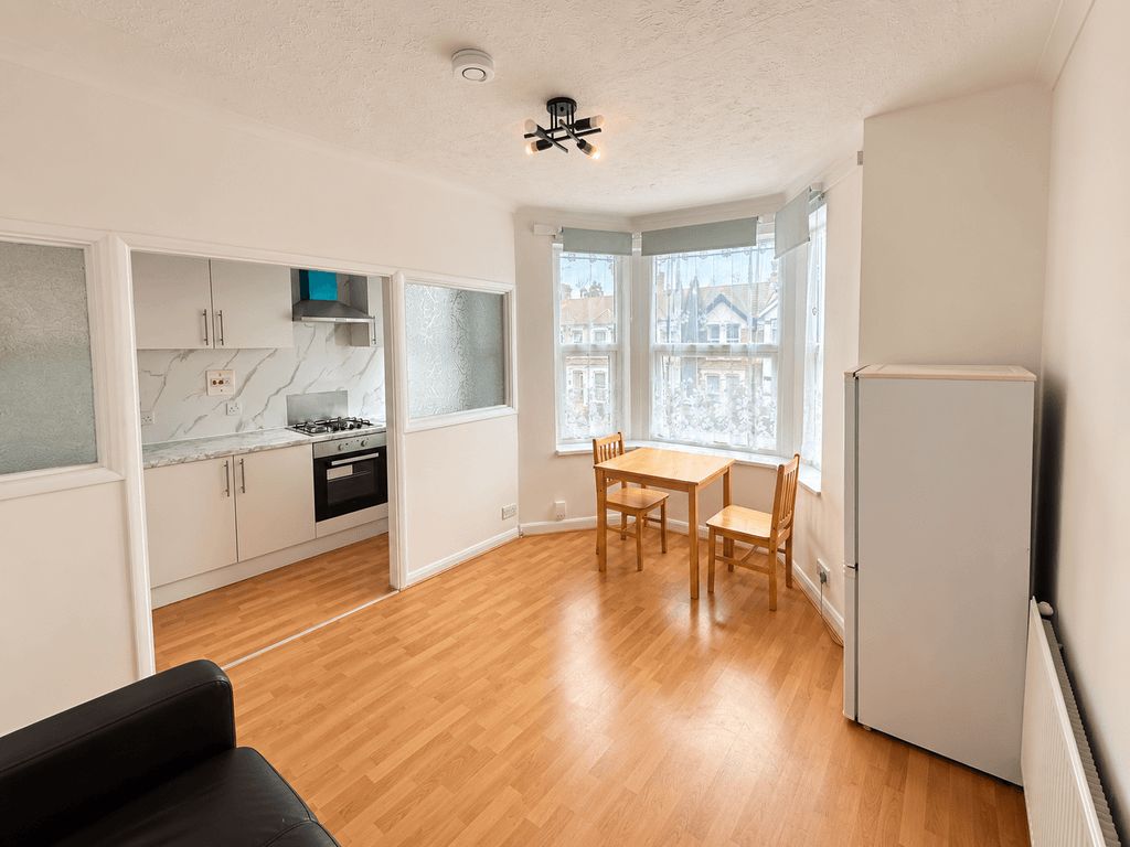 Property photo 2 of 5 366076ce-5529-4E3B-B5B0-d8c7811B2405