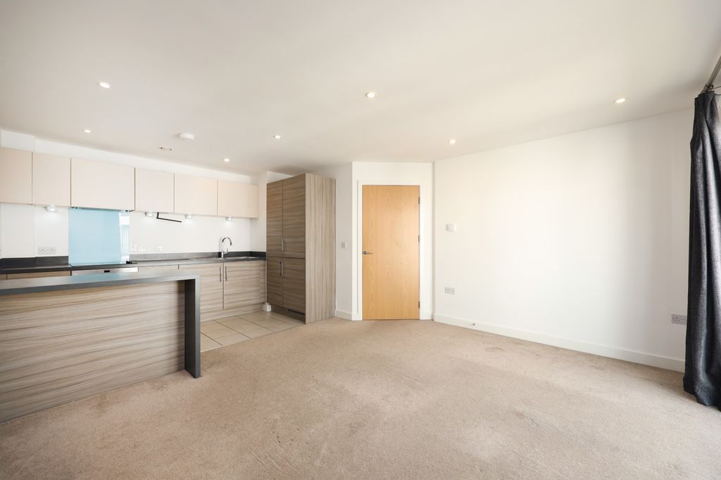 Property photo 3 of 12 Kitchen/Sitting Room