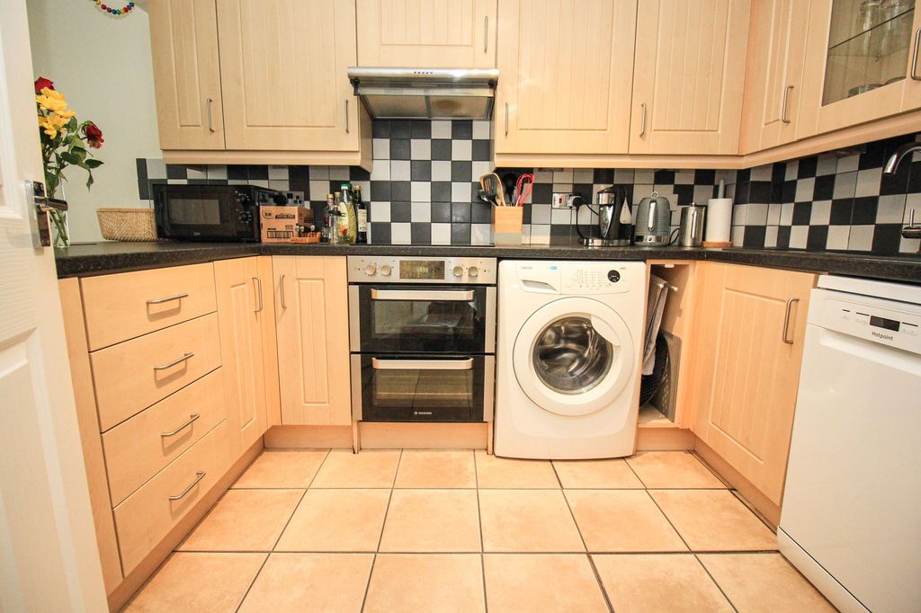 Property photo 3 of 15