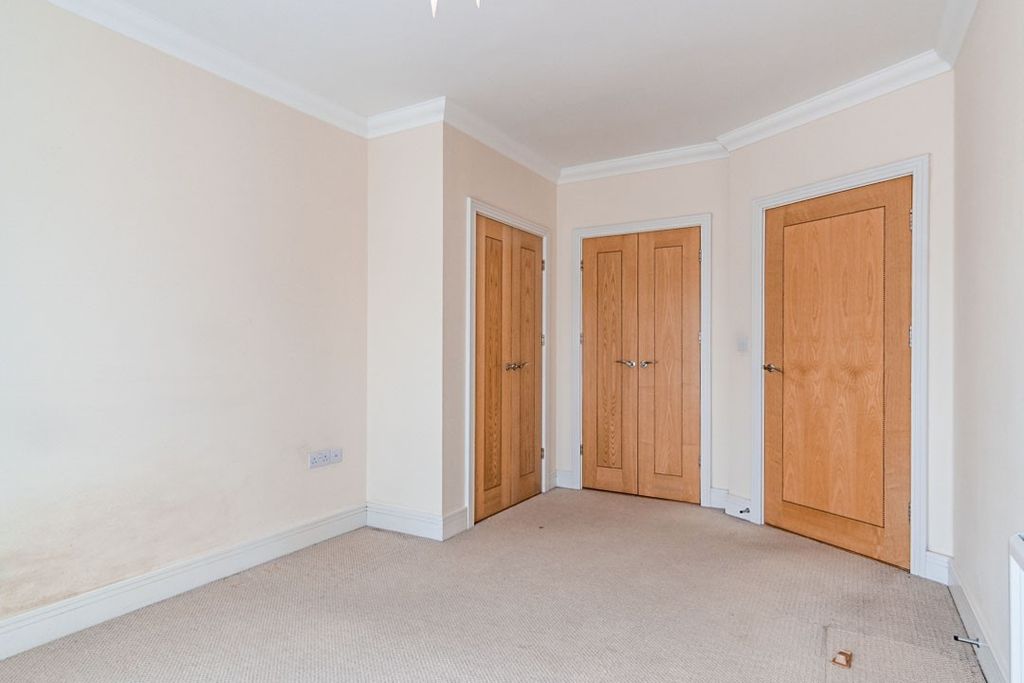 Property photo 3 of 12 5d19F5F9-9705-47A4-B