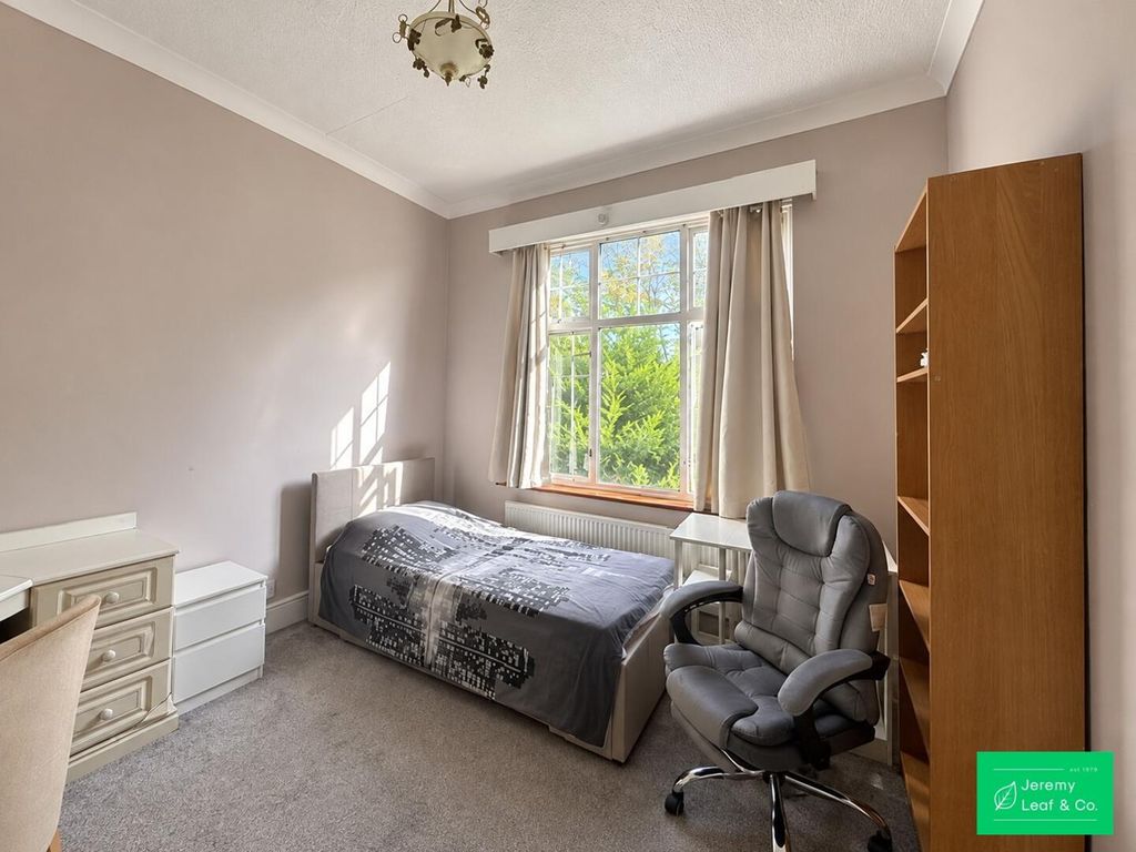 Property photo 1 of 8 Bedroom