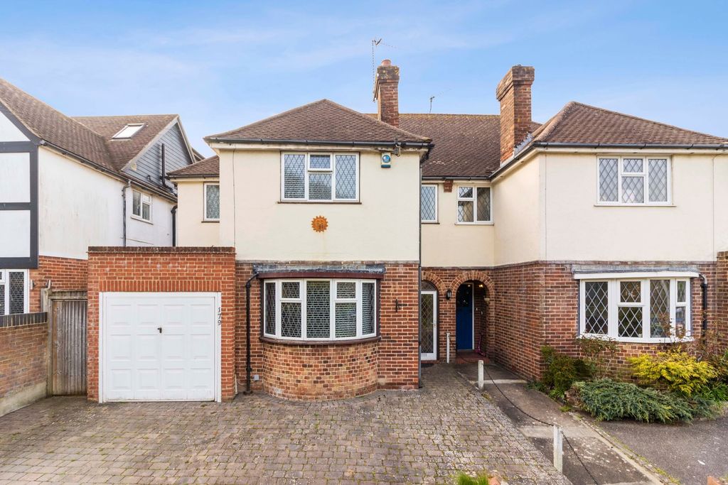 Property photo 1 of 33