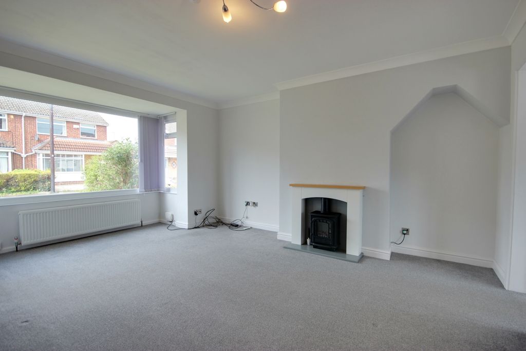 Property photo 3 of 17 1 Lounge B