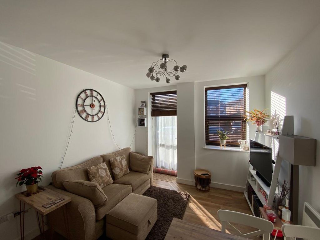 Property photo 3 of 9