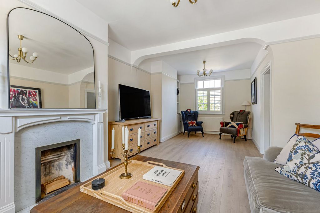 Property photo 3 of 15 Sitting Room