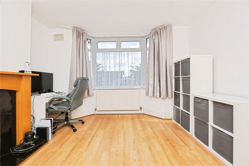 Property photo 3 of 22 Picture No. 10
