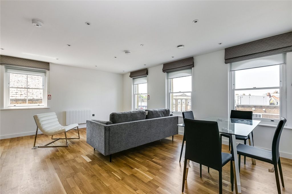 Property photo 1 of 6
