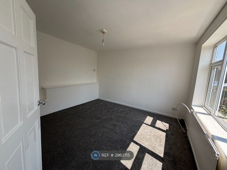 Property photo 3 of 25