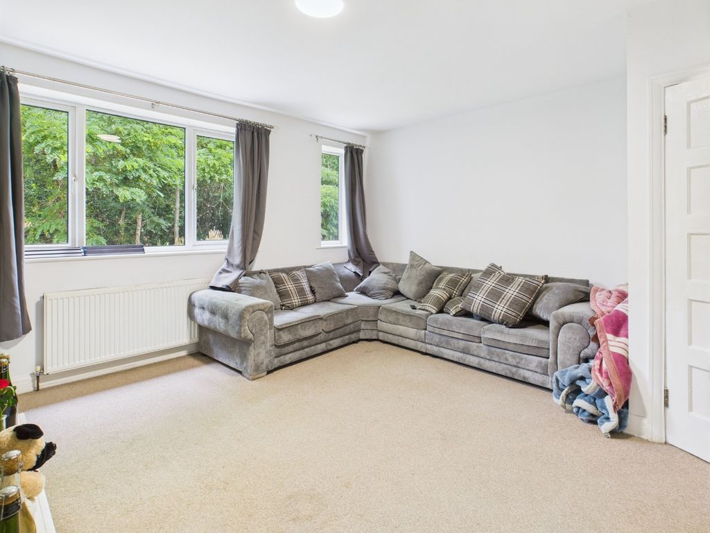Property photo 3 of 13 4332502