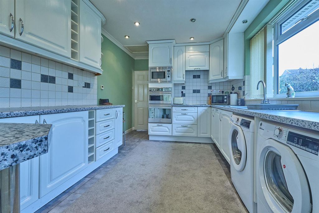 Property photo 3 of 16 Park View Sf 10.Jpg