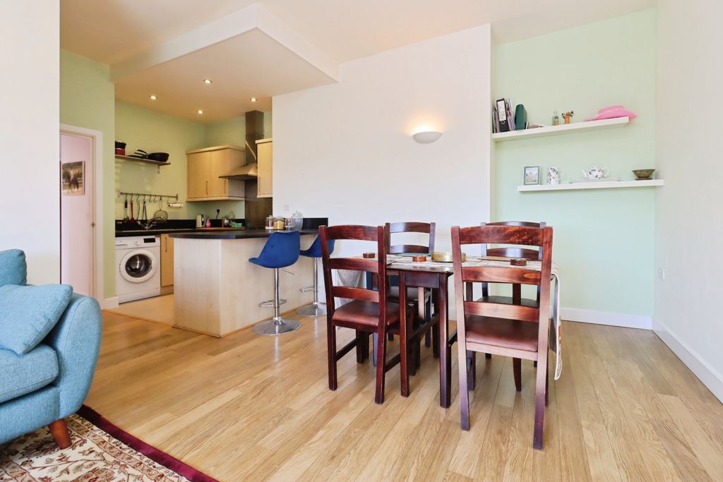 Additional image 4 of 2 bed flat for saleThe Chestnuts, Shrewsbury SY5