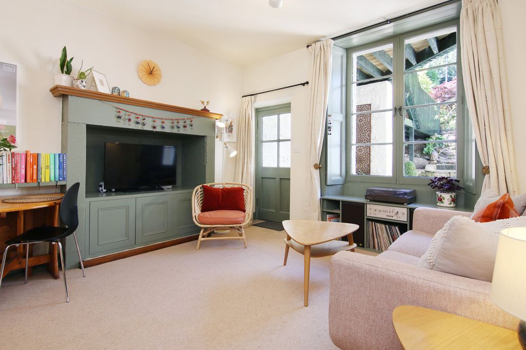 Property photo 2 of 18 Property Image 2