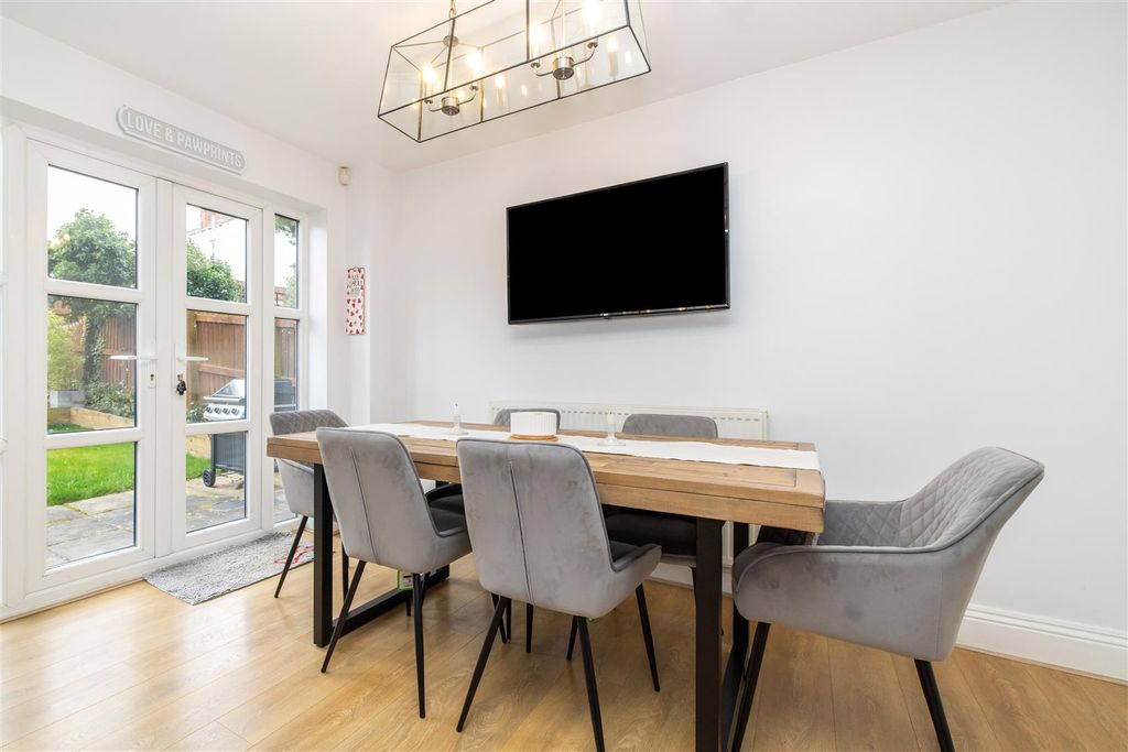 Property photo 3 of 22 Kitchen/Diner